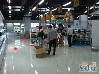 6月28日苏宁兴义商城超级店盛大开业，家电区域人气爆棚引领消费热潮