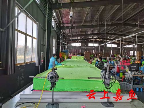 湖北吉扬日用品生产繁忙，家用电器市场迎热潮